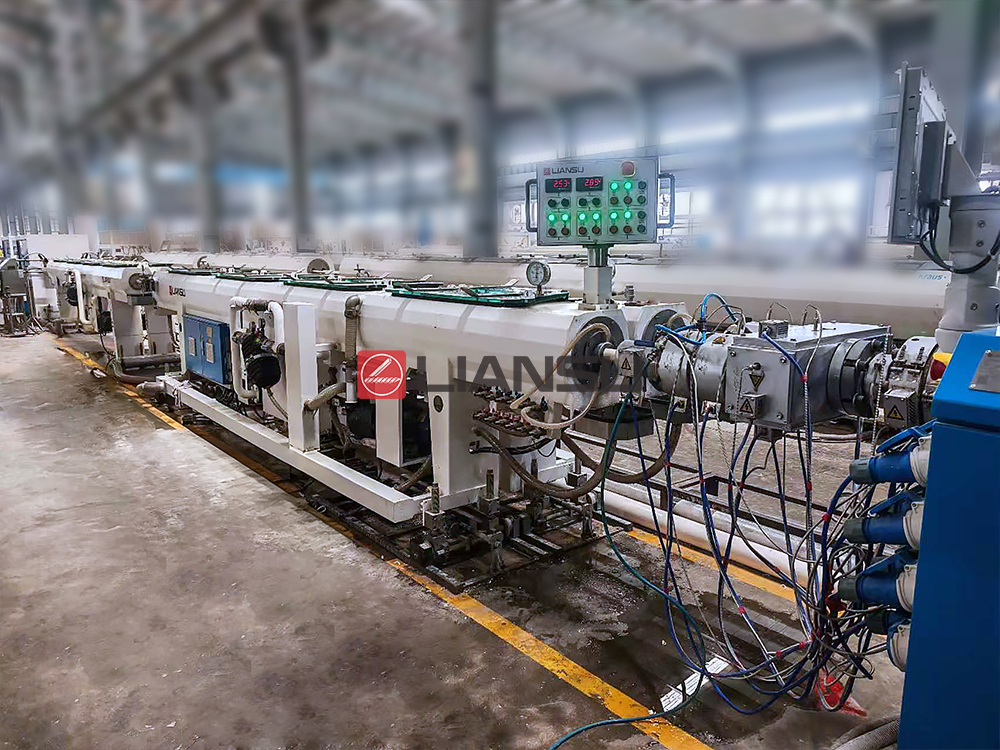 vacuum tank for CPVC Pipe Extrusion Line Project.jpg